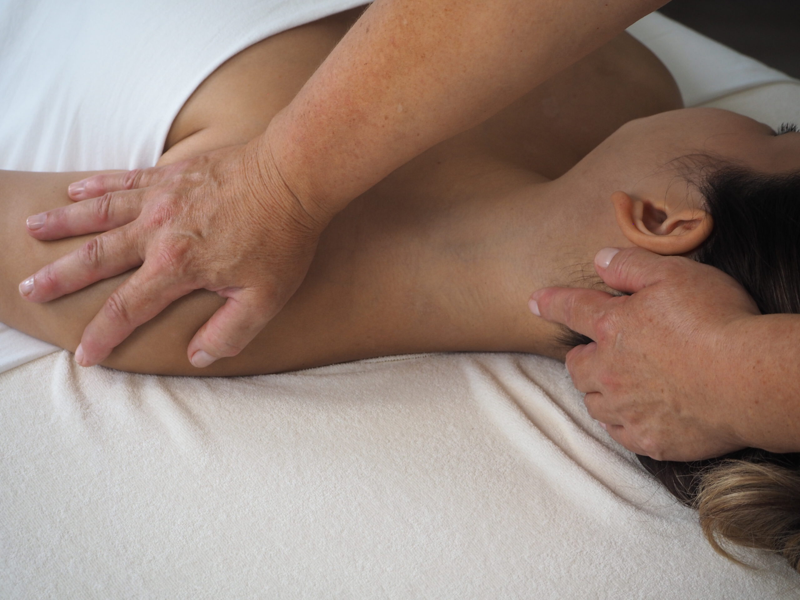 NeuP1010281SchulterNacken scaled